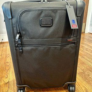 TUMI Alpha 2 United FC EXPANDABLE 4 Wheel Carry-On